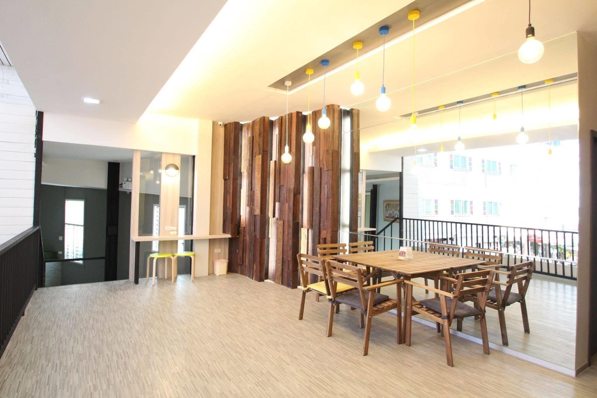Preme Hostel Bangkok Dış mekan fotoğraf